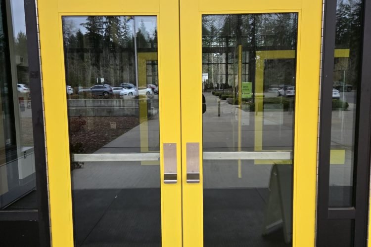 glass door and glass entrance - Glazenix